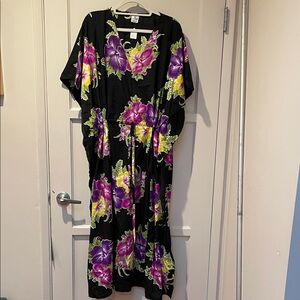 Floral Black Caftan O/S